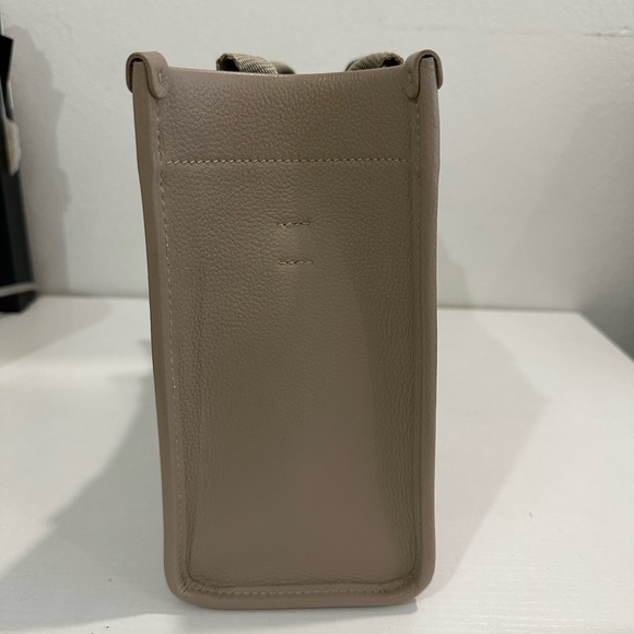 Balenciaga Hardware Leather Tote - Picture 8 of 10